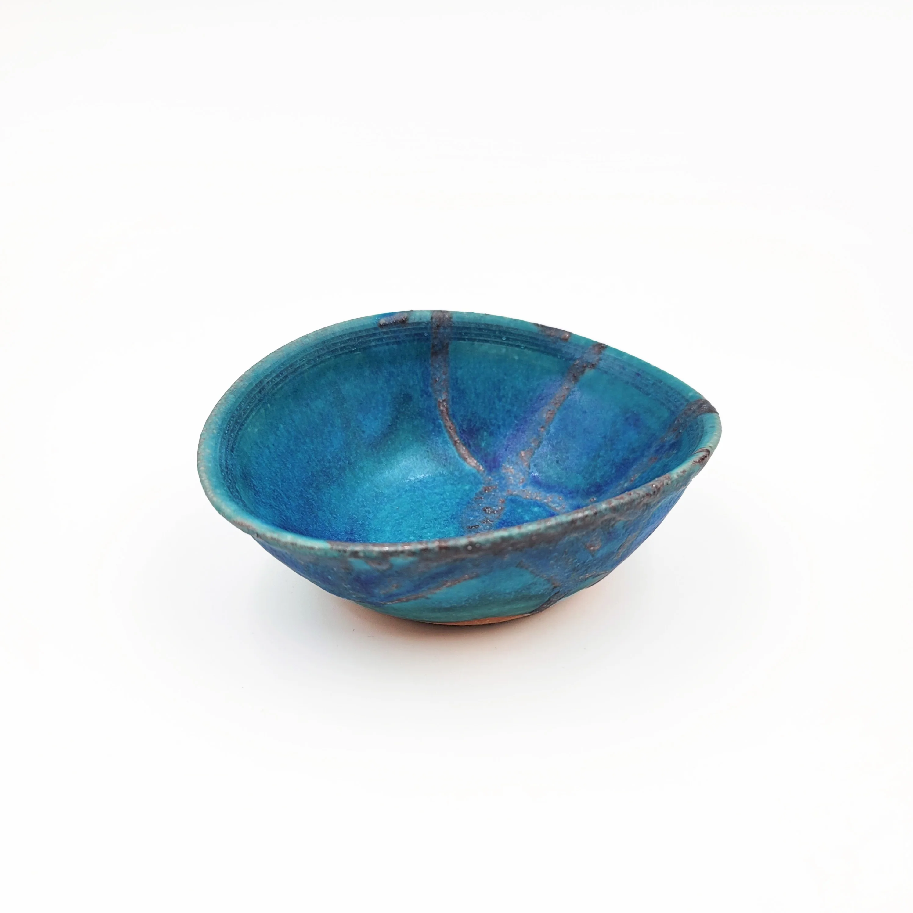 Hechimon Tsuyu-Kusa Asymmetrical Small Bowl - Image 2